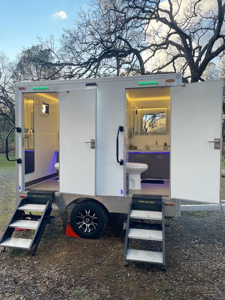 Wedding Restrooms: Trailer or Deluxe Units?